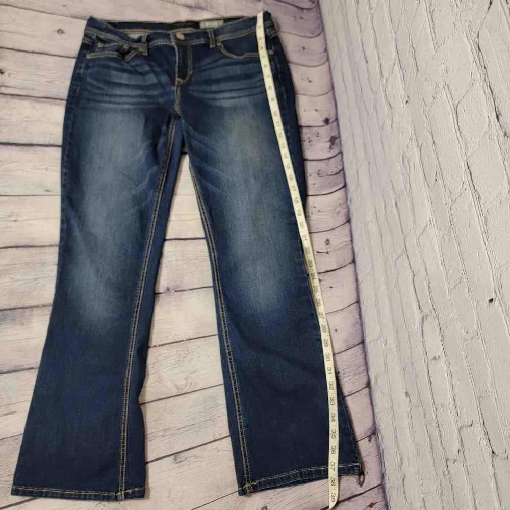 Aeropostale Boot Cut Short Jeans Size 12 - Picture 4 of 6